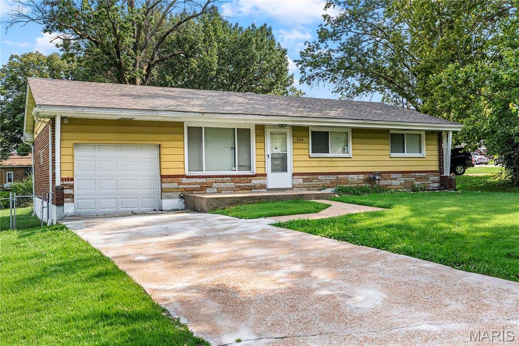 Photo of 944 Lebon Drive, Bellefontaine Nghbrs, MO 63137 (MLS # 26051656)