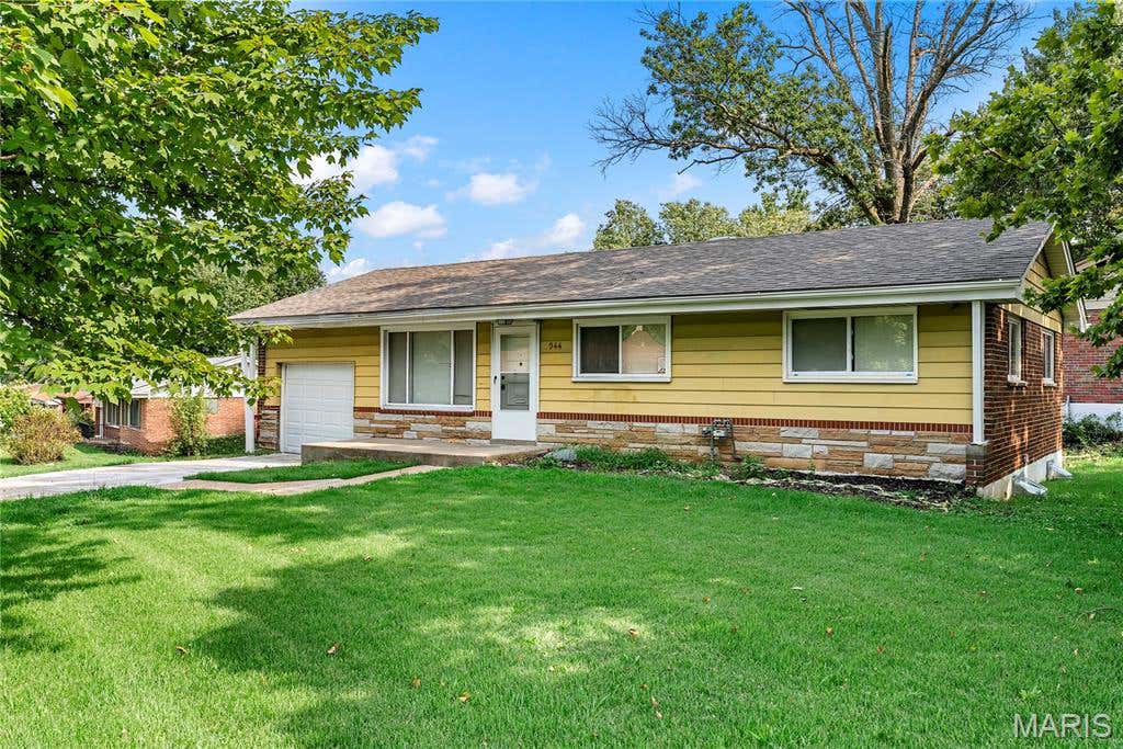 Photo of 944 Lebon Drive, Bellefontaine Nghbrs, MO 63137 (MLS # 26051656)