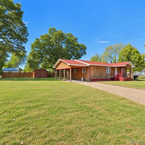 Photo of 214 N Spiker Street, Bernie, MO 63822 (MLS # 26069232)