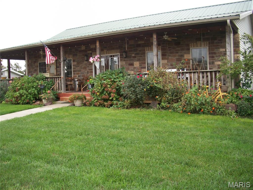 City/Rosebud - Commercial Sale