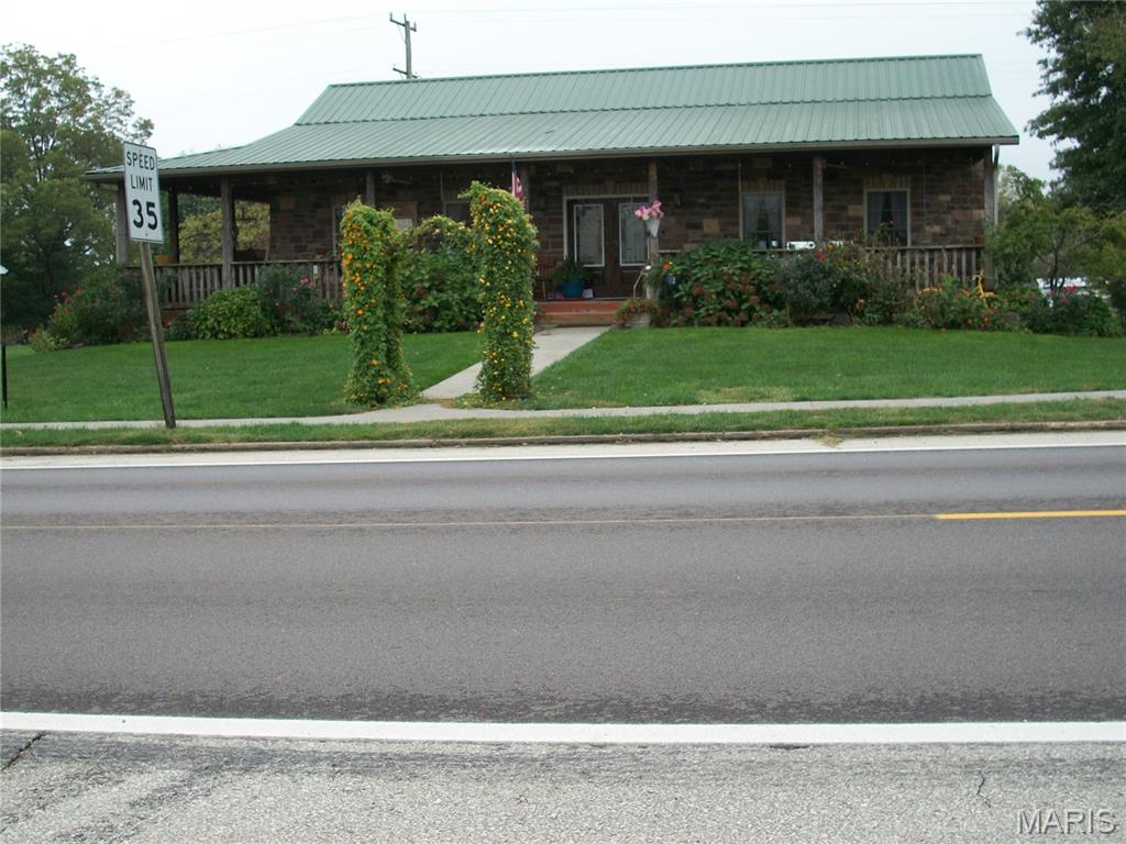 City/Rosebud - Commercial Sale