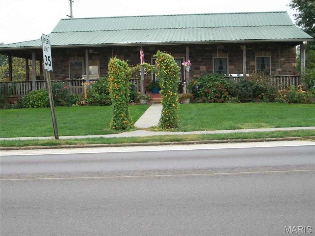 City/Rosebud - Commercial Sale