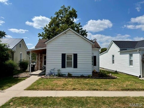 Photo of 508 S Bradley Street, Palmyra, MO 63461 (MLS # 26055114)