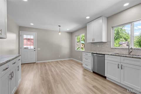 Tiny photo for 762 Ambois Drive, Creve Coeur, MO 63141 (MLS # 26027312)