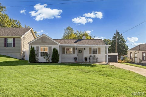 Photo of 7904 Kingwood Street, St Louis, MO 63123 (MLS # 26068468)