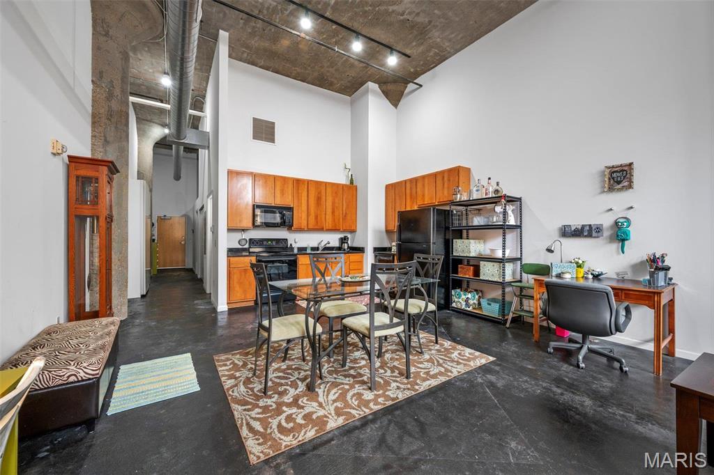 Annex Lofts Condo - Residential