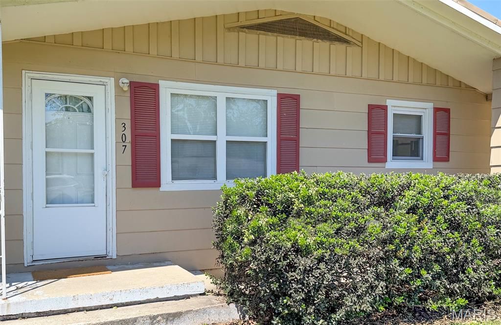 Photo of 307 Medler Street, Bernie, MO 63822 (MLS # 26029621)