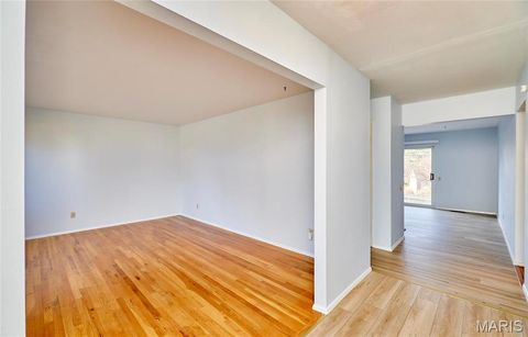 Tiny photo for 815 Montmartre Court, St Louis, MO 63141 (MLS # 26018273)