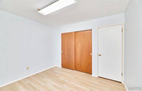 Tiny photo for 815 Montmartre Court, St Louis, MO 63141 (MLS # 26018273)