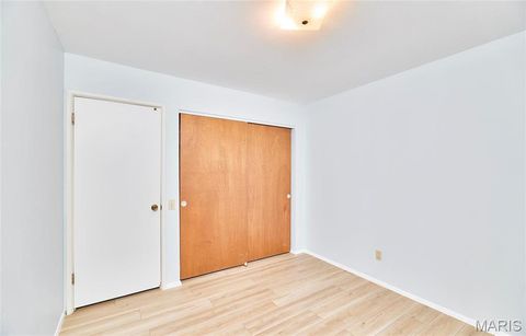 Tiny photo for 815 Montmartre Court, St Louis, MO 63141 (MLS # 26018273)