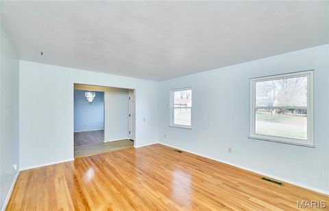 Tiny photo for 815 Montmartre Court, St Louis, MO 63141 (MLS # 26018273)