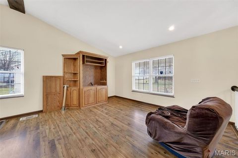 Tiny photo for 920 N 7th Street, Elsberry, MO 63343 (MLS # 26012888)