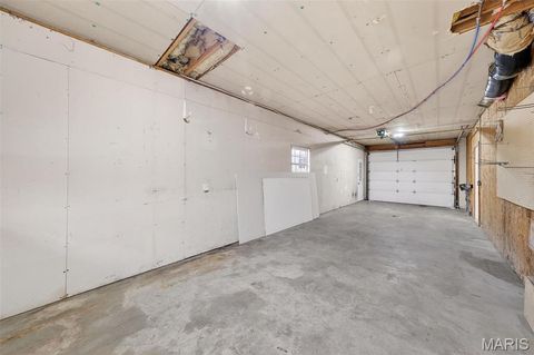 Tiny photo for 920 N 7th Street, Elsberry, MO 63343 (MLS # 26012888)