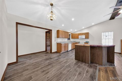 Tiny photo for 920 N 7th Street, Elsberry, MO 63343 (MLS # 26012888)