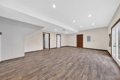 Tiny photo for 920 N 7th Street, Elsberry, MO 63343 (MLS # 26012888)