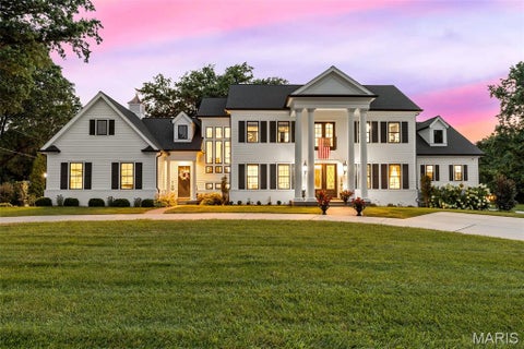 Photo of 3033 Fallbrook Drive, St Louis, MO 63131 (MLS # 26046916)