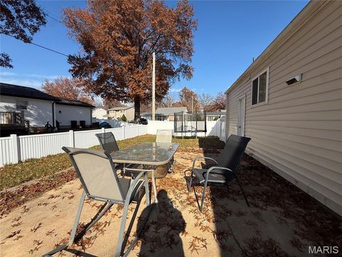 Tiny photo for 601 Wickford Way, Ballwin, MO 63021 (MLS # 26004146)