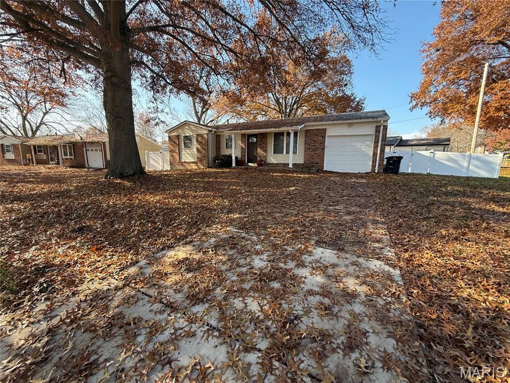 Photo of 601 Wickford Way, Ballwin, MO 63021 (MLS # 26004146)