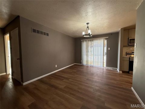 Tiny photo for 601 Wickford Way, Ballwin, MO 63021 (MLS # 26004146)