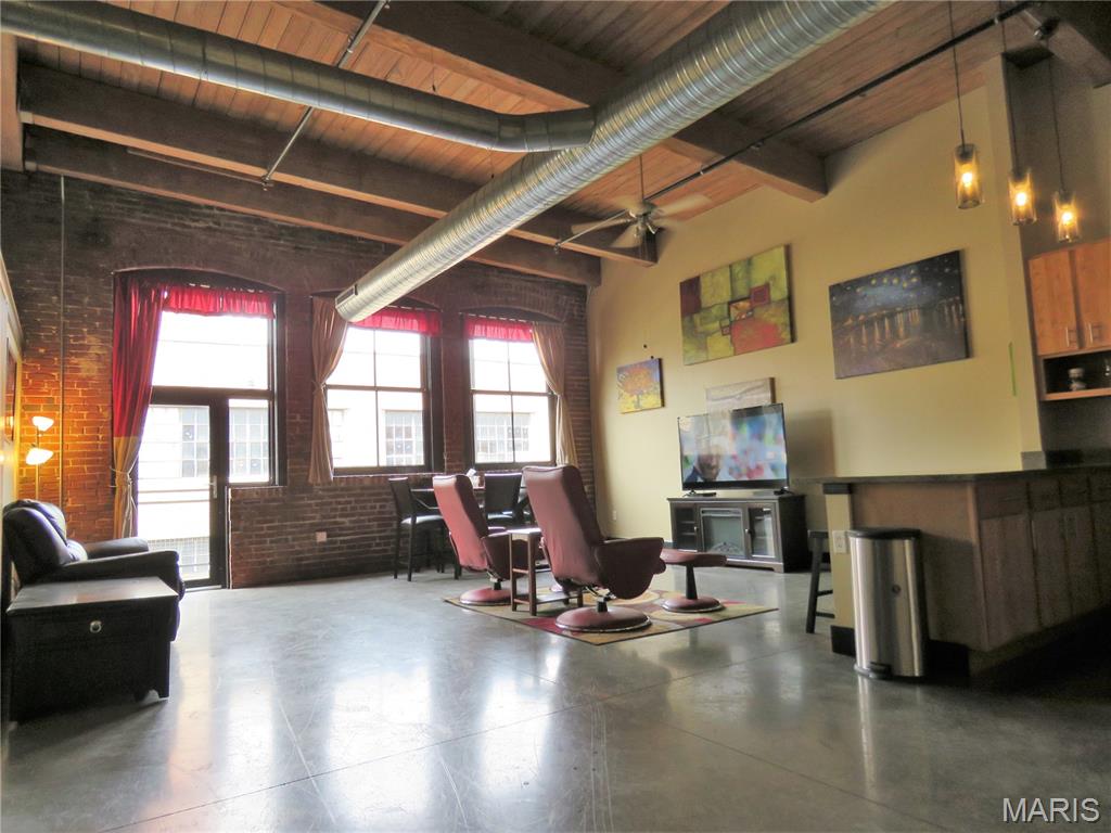 1113 Washington Avenue 713