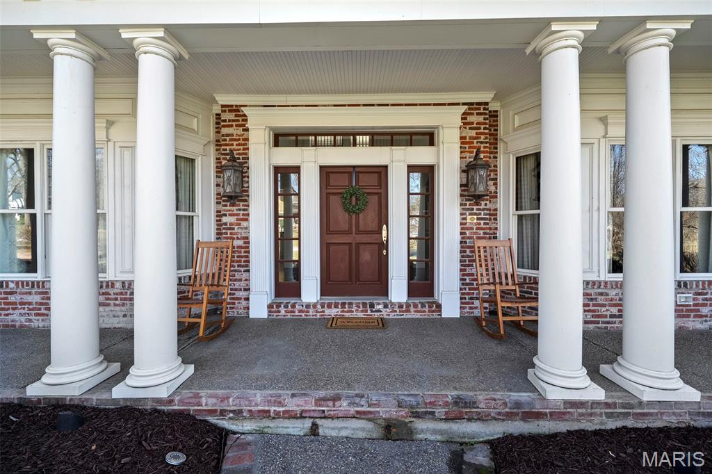 16 Outer Ladue Drive