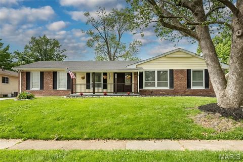 Photo of 3033 Aberdeen Drive, St Louis, MO 63033 (MLS # 26034326)