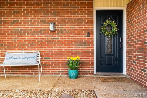 Tiny photo for 727 Paschal Drive, Mehlville, MO 63125 (MLS # 26018078)