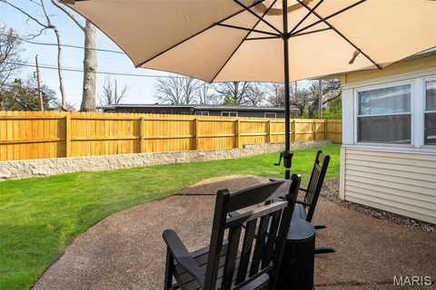 Tiny photo for 727 Paschal Drive, Mehlville, MO 63125 (MLS # 26018078)