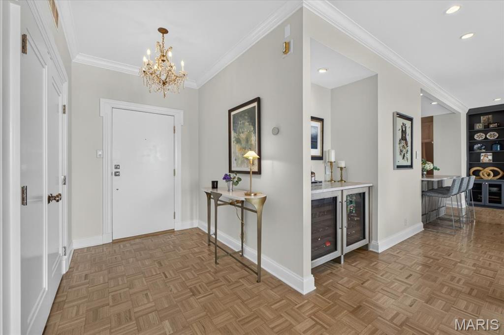 816 S Hanley Road 15B