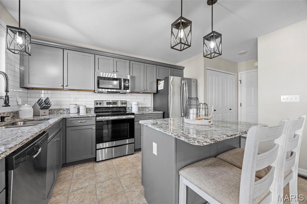 5 Majestic Lakes Court