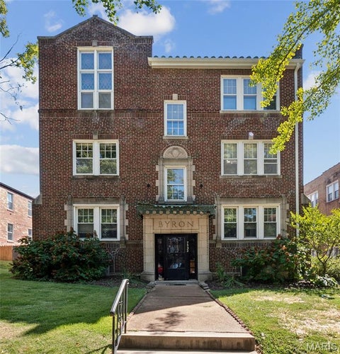 Photo of 7532 Byron Place #2, Clayton, MO 63105 (MLS # 26055859)
