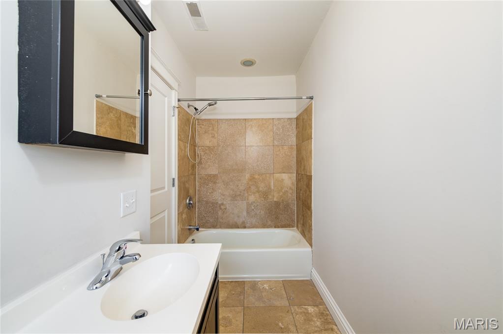 Oakland Park - Residential Income