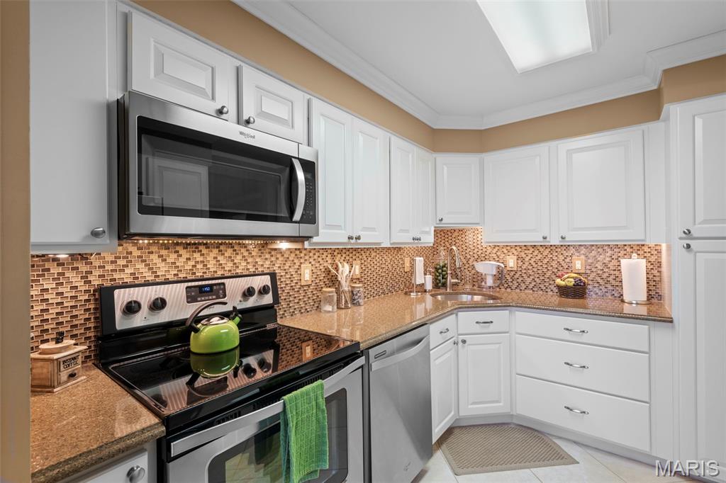 Treetop Condo One-M - Residential