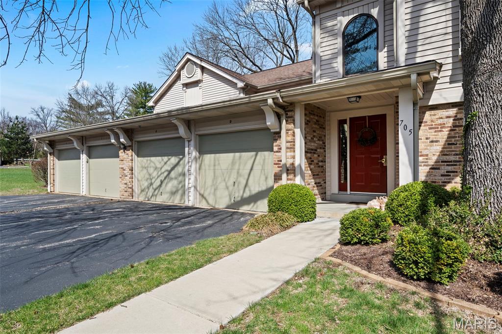 Treetop Condo One-M - Residential