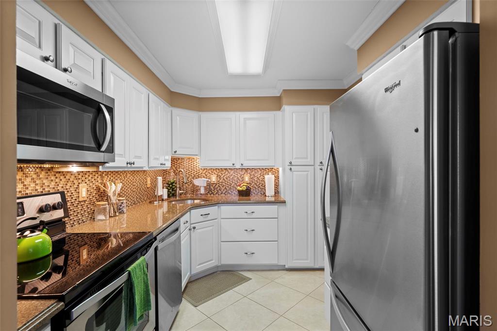 Treetop Condo One-M - Residential