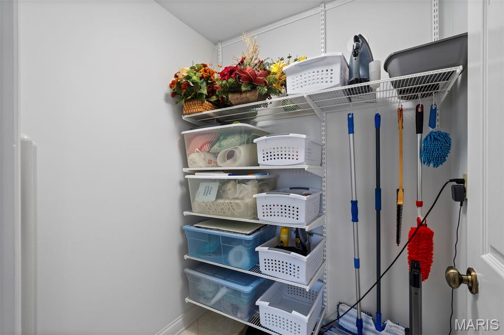 Treetop Condo One-M - Residential