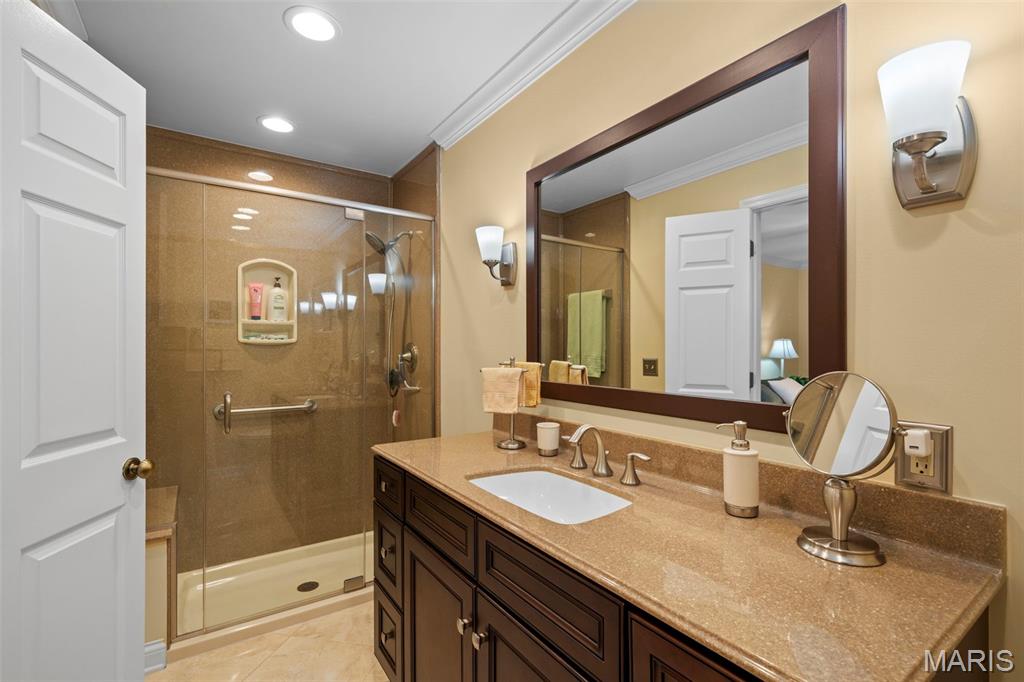 Treetop Condo One-M - Residential