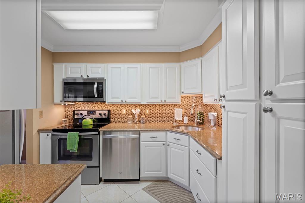 Treetop Condo One-M - Residential