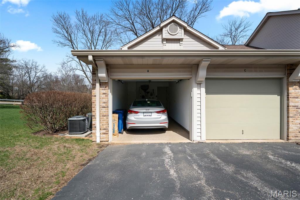 Treetop Condo One-M - Residential