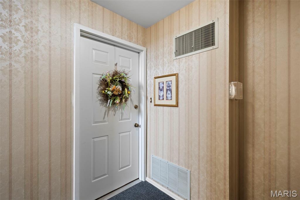 Treetop Condo One-M - Residential