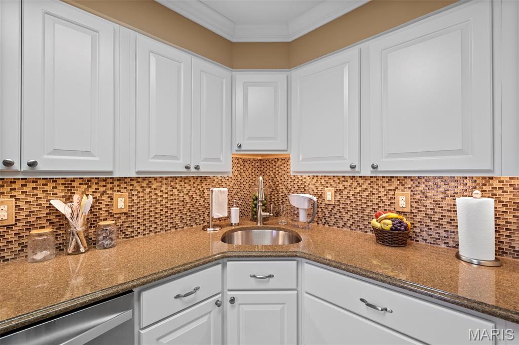 Treetop Condo One-M - Residential