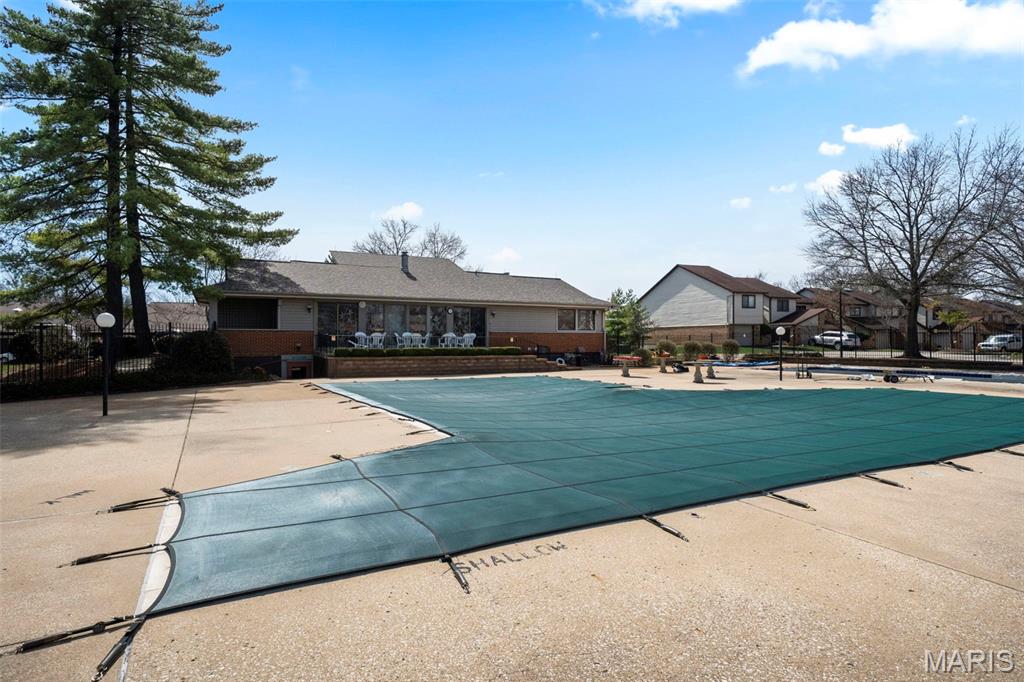 Treetop Condo One-M - Residential