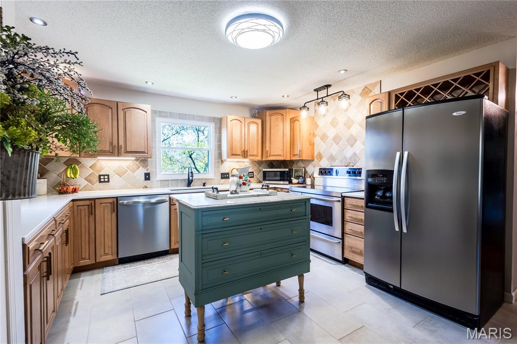 Woodland Hills Estate - Residential