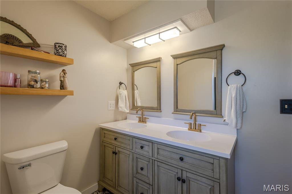 Woodland Hills Estate - Residential