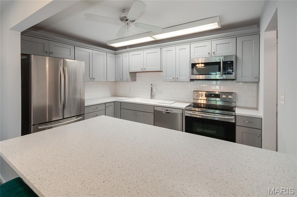 Carriage House Manor Condo Ph - Residential