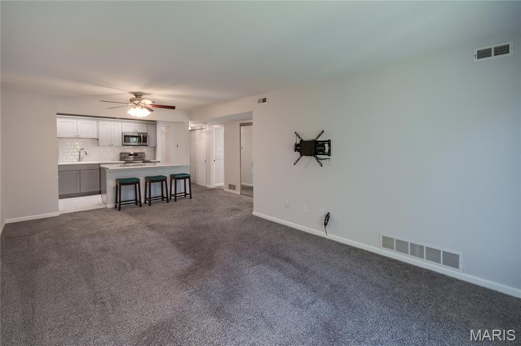 Carriage House Manor Condo Ph - Residential