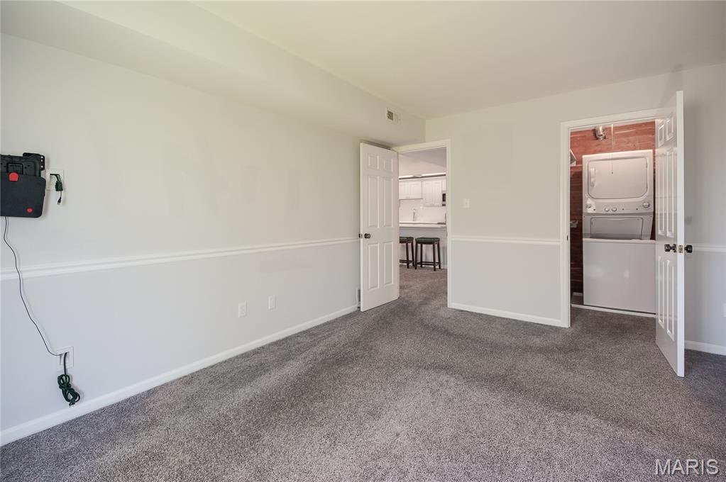 Carriage House Manor Condo Ph - Residential