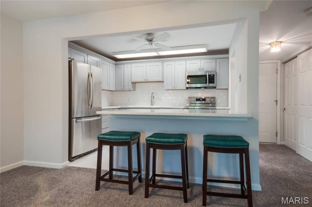 Carriage House Manor Condo Ph - Residential