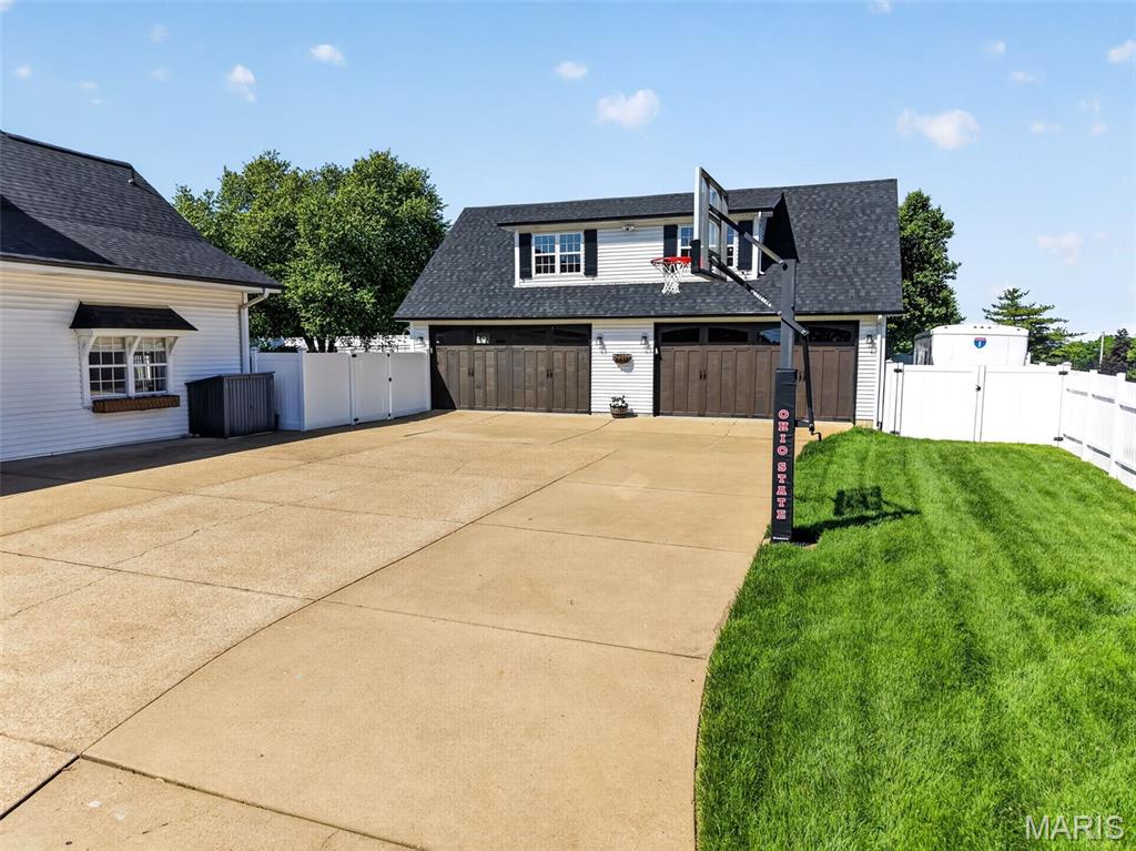 9801 Hilltop Drive