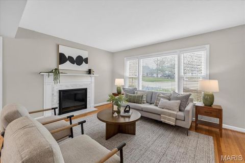 Tiny photo for 954 Rochdale Drive, Kirkwood, MO 63122 (MLS # 26006501)